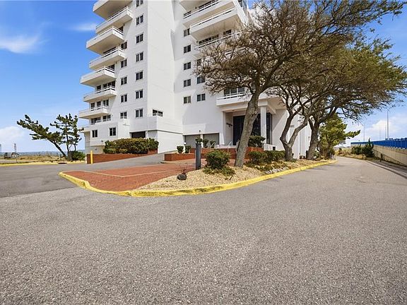 3rd image of 3556 Shore Dr APT 605