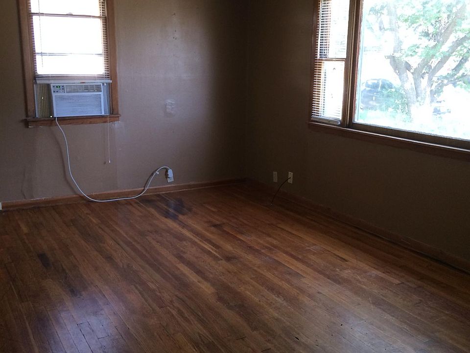 2nd image of 2708 2nd Ave