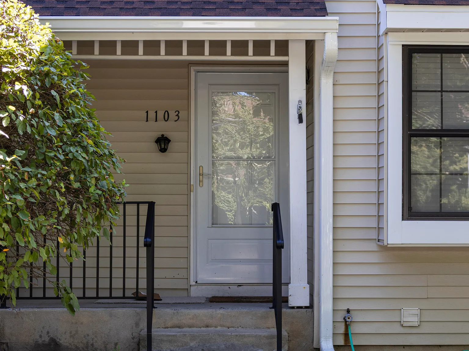 2 bed, 1.5 bath, 1216 sqft, $2,800 — Photo 4