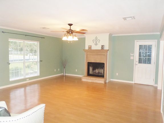 Living rm w/ fireplace