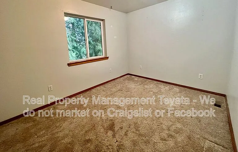 450 W Alder Dr — Photo 12