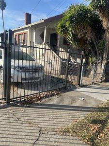 8825 D St, Oakland, CA, 94621