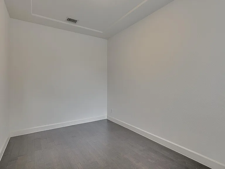 4064 Washburne Dr — Photo 7