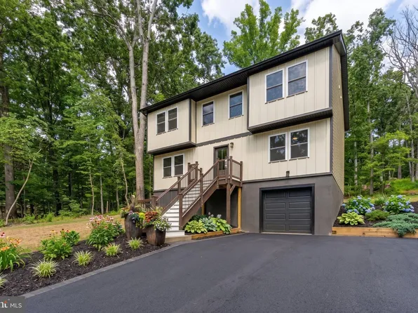 448 Cedar Ln, Bluemont, VA 20135