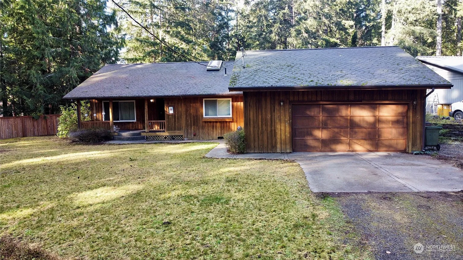 121 E Donegal Way photo 1