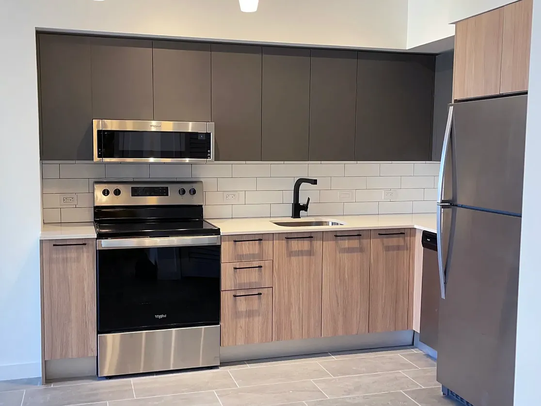 1 bed, 638 sqft, $2,253 — Photo 3