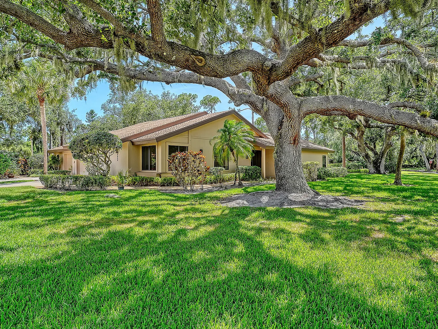 3 bed, 1679 sqft, $2,650 — Photo 2