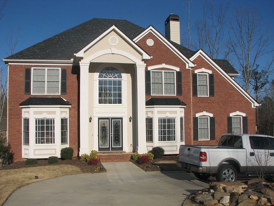 FRONT EXTERIOR