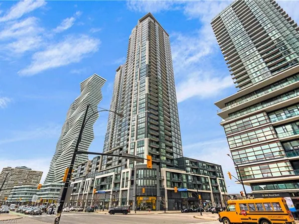 510 Curran Pl #1705, Mississauga, ON L5B 0J8