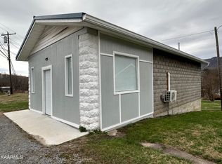 5159 Dr Thomas Walker Rd, Rose Hill, VA 24281