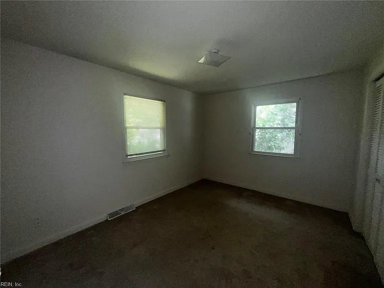 3626 Bart St — Photo 7