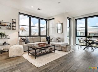 800 Embassy Dr APT 319, Austin, TX 78702