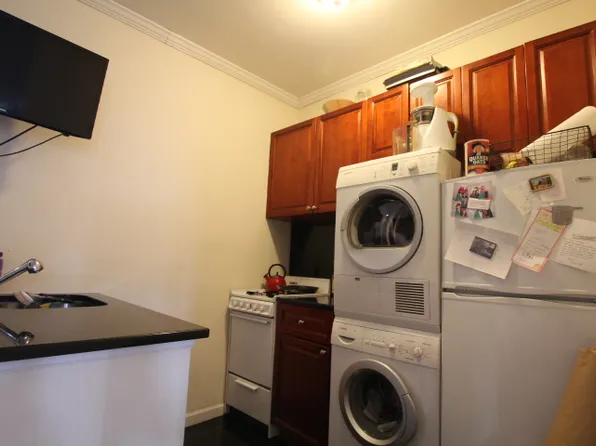 135 Sullivan Street image 1 of 5