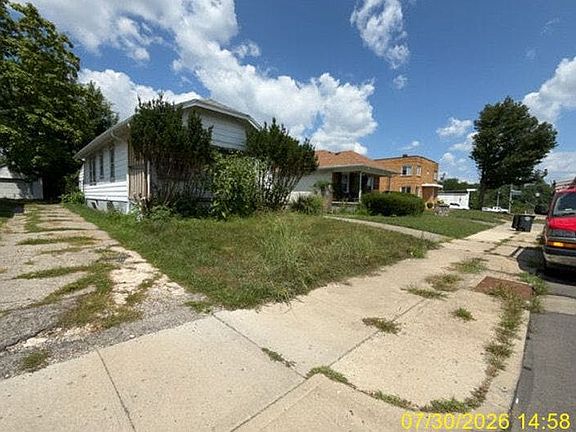 2nd image of 449 E Siebenthaler Ave