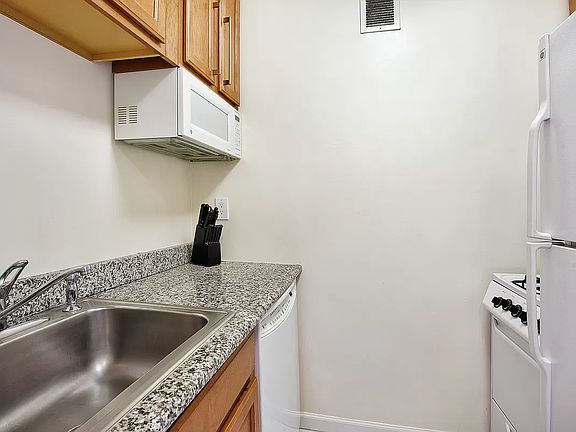 3rd image of 393 W 49th St APT 3K