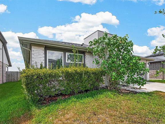 2nd image of 4026 Andreas Meadow Ln