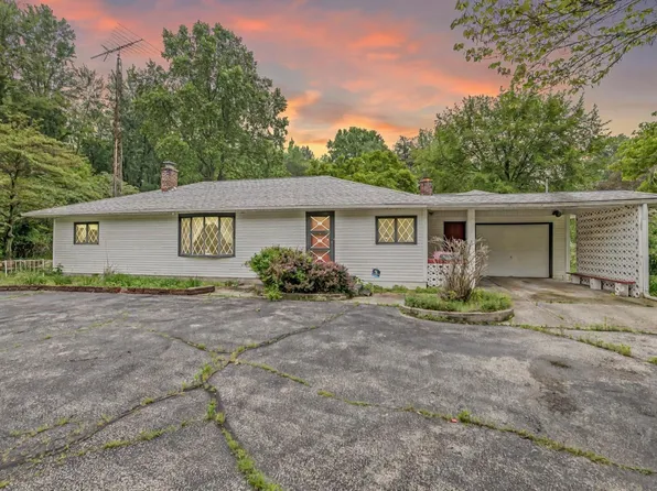 21430 Ireland Rd, South Bend, IN 46614