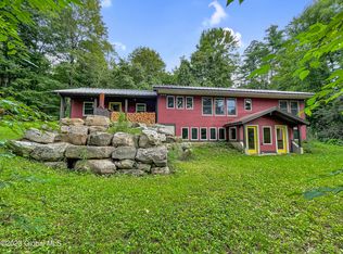 337 Daniels Rd, Saratoga Springs, NY 12866