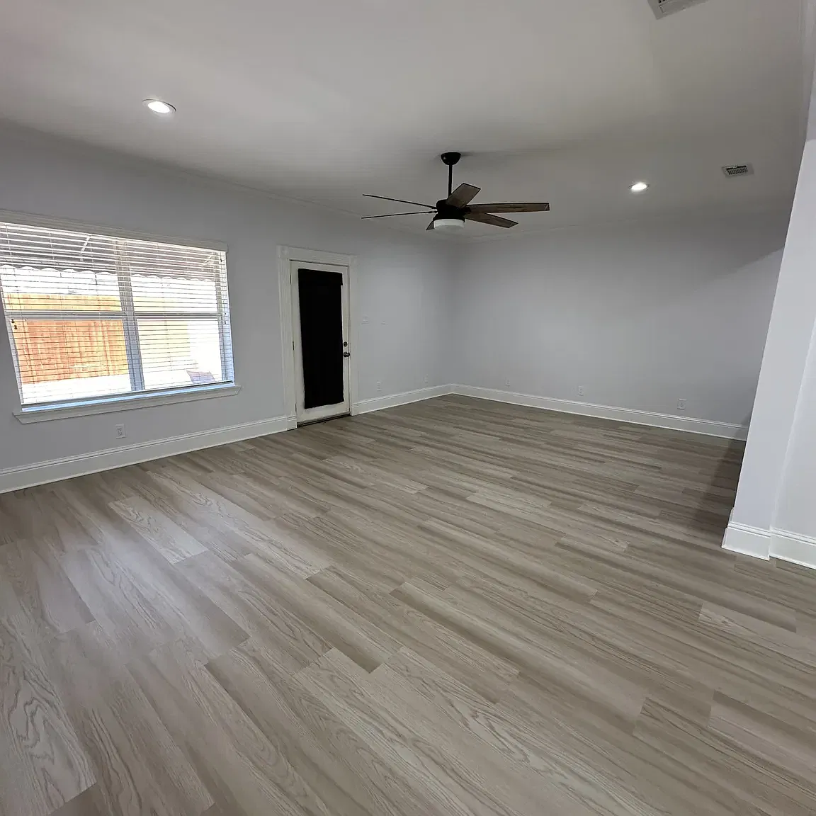 3 bed, 2.5 bath, 2280 sqft, $2,900 — Photo 4