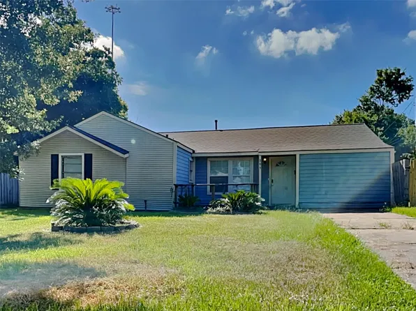 305 Sherbrooke Ct, Pasadena, TX 77503
