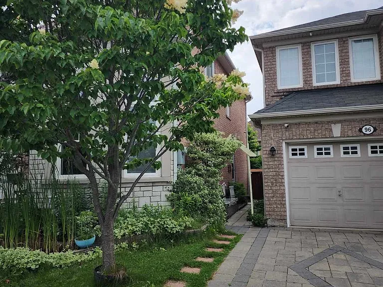 94 Rouge River Dr #BASEMENT — Photo 2