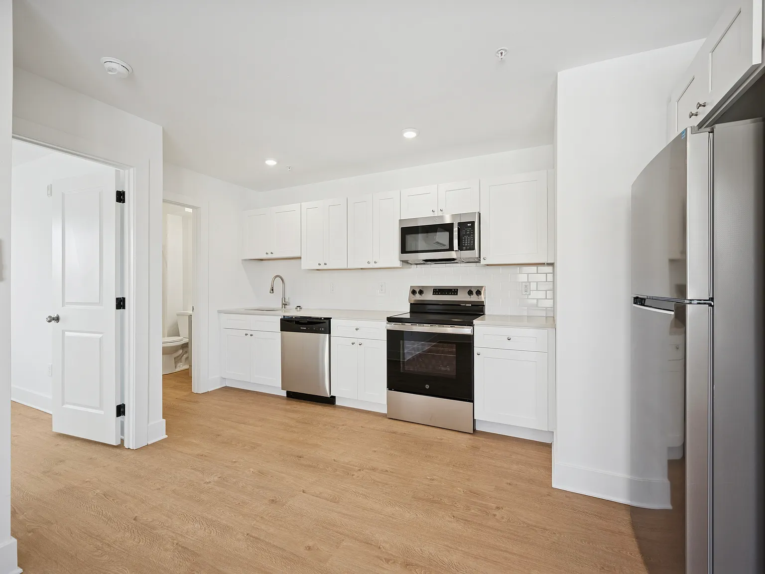 2 bed, 800 sqft, $1,565 — Photo 4
