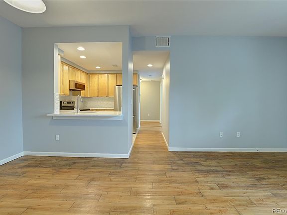 4th image of 2809 Syracuse Court #129