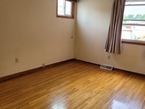 5th image of 23 Chateau Ct