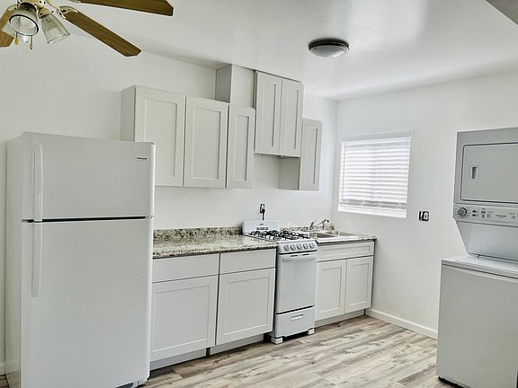 5th image of 2605 Gates Ave #G