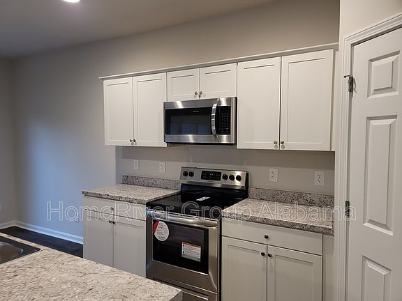 2nd image of 4622 Smithfield Ln