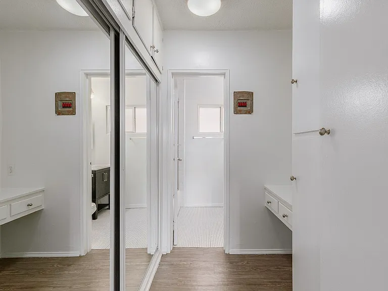 1033 S Westlake Ave — Photo 35