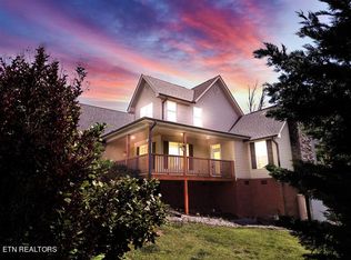 742 Bob O Dr, Dandridge, TN 37725