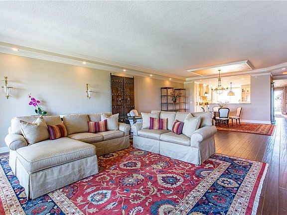 2nd image of 1110 W Ivanhoe Blvd #29
