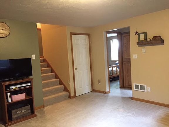 4th image of 224 Martinsburg Ln