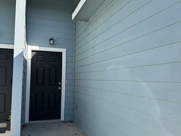 2nd image of 604-606 Grayson Ln