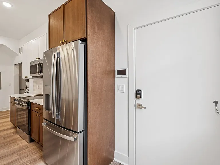 921 E Chelten Ave — Photo 2