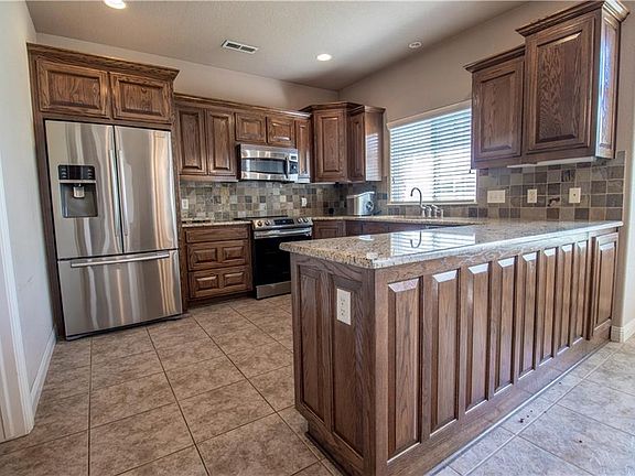 5th image of 3900 NW Creekstone Blvd
