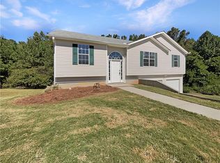 143 Hunters Lake Dr, Villa Rica, GA 30180