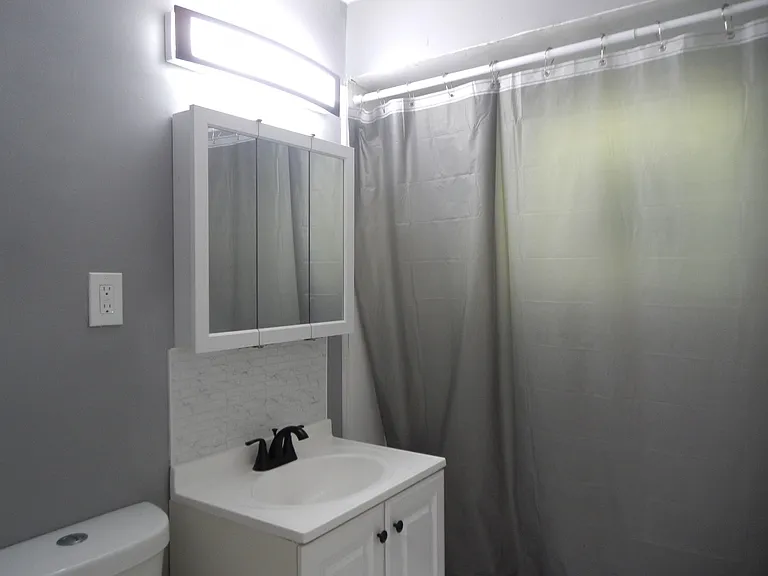 704 W 111th St #1S — Photo 13