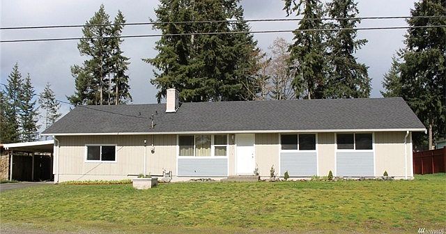 Sweet Lacey Home that is move-in ready!  New vinyl windows, fresh exterior paint and new roof plus easy freeway access to JBLM.  Minutes from Costco and Walmart!