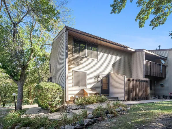 80 River Woods Ln, Burnsville, MN 55337