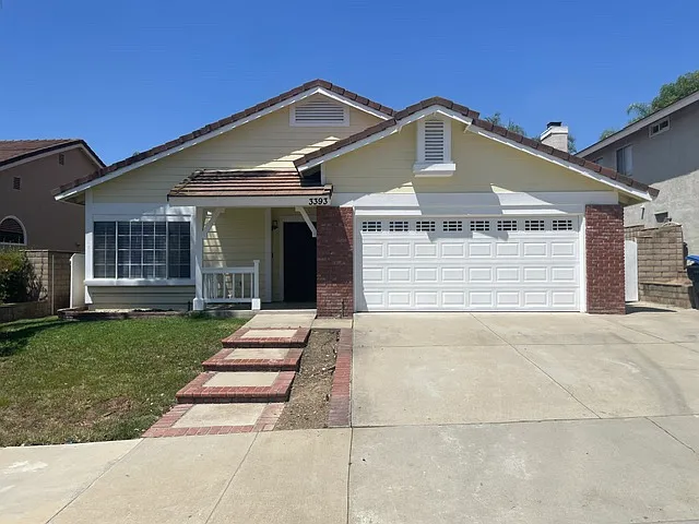 3393 Royal Ridge Rd — Photo 2