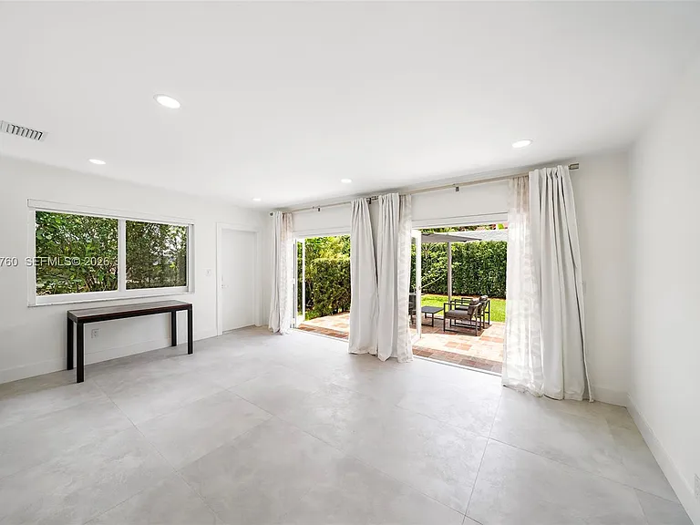 415 Navarre Ave — Photo 12