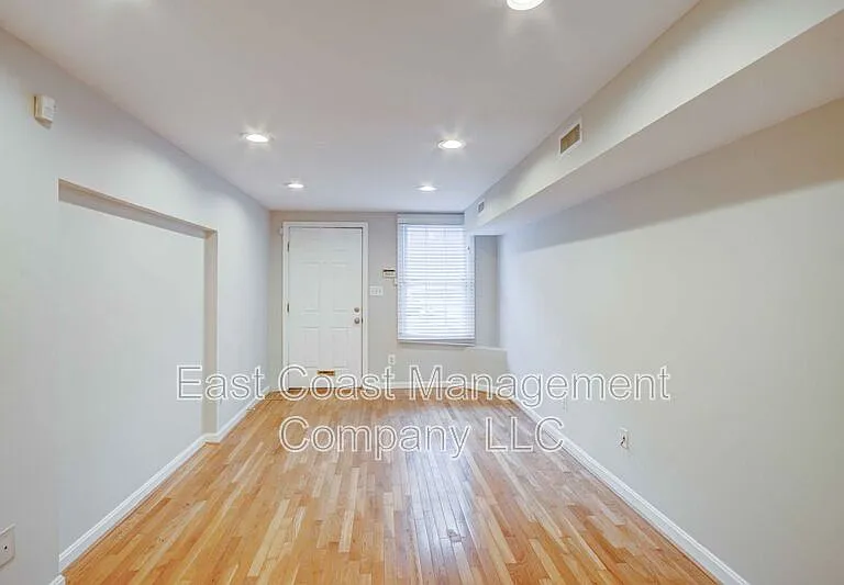 203 S Regester St — Photo 5