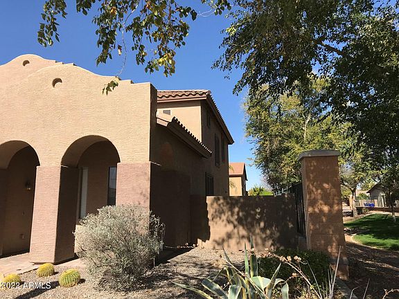 3rd image of 2702 E Canyon Creek Dr