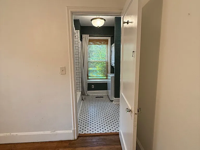 718 E 15th Ave — Photo 37