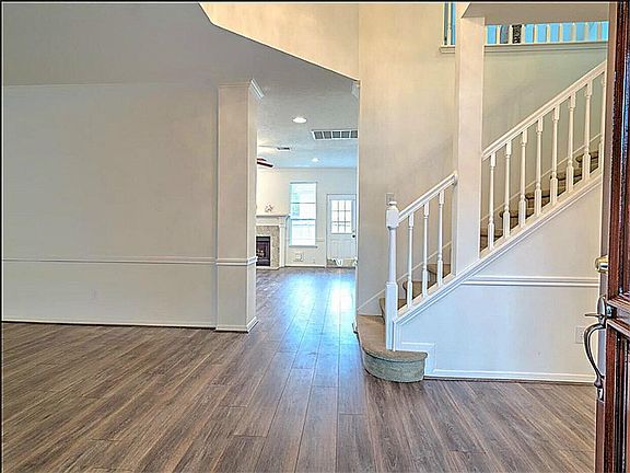 2nd image of 11927 Matagorda Ln