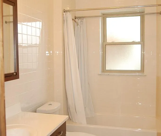 1535 West Addison — Photo 34