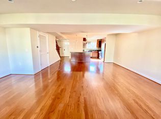 4073 S Four Mile Run Dr #A, Arlington, VA 22204