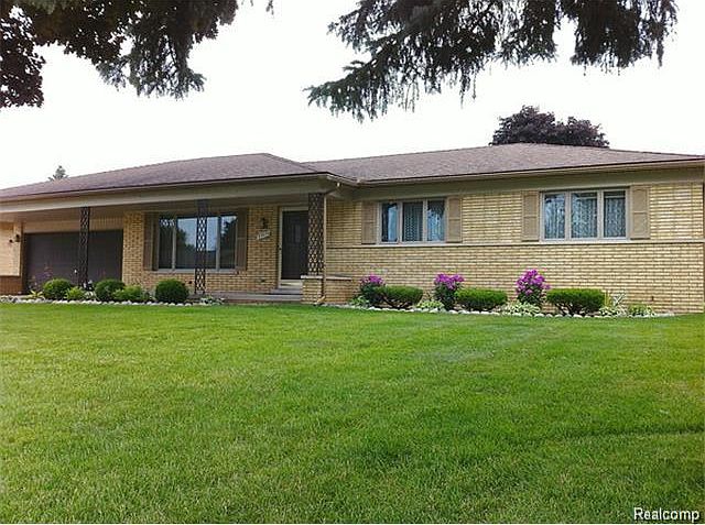 1st image of 37234 Almont Dr W